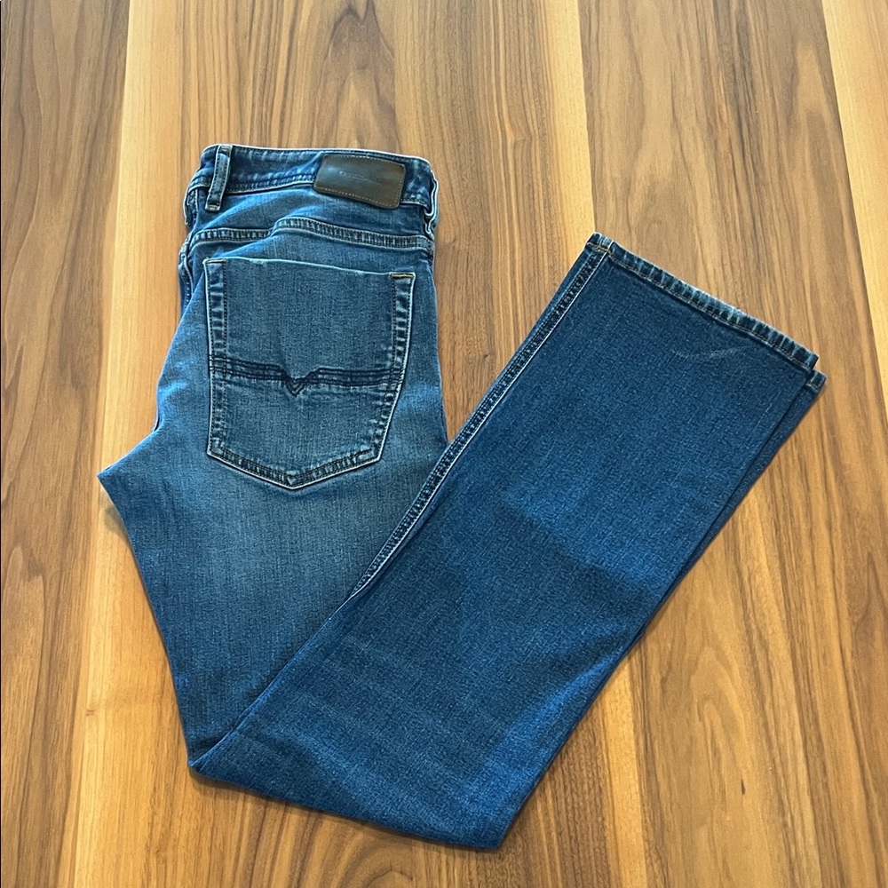 Diesel Men's Zatiny Blue Jeans, size 30x32.
